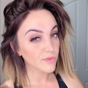 Meet your Posher, Courtney